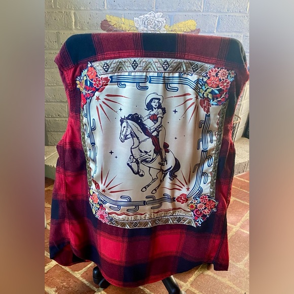 Red Plaid Western Horse Graphic Top - Picture 2 of 10